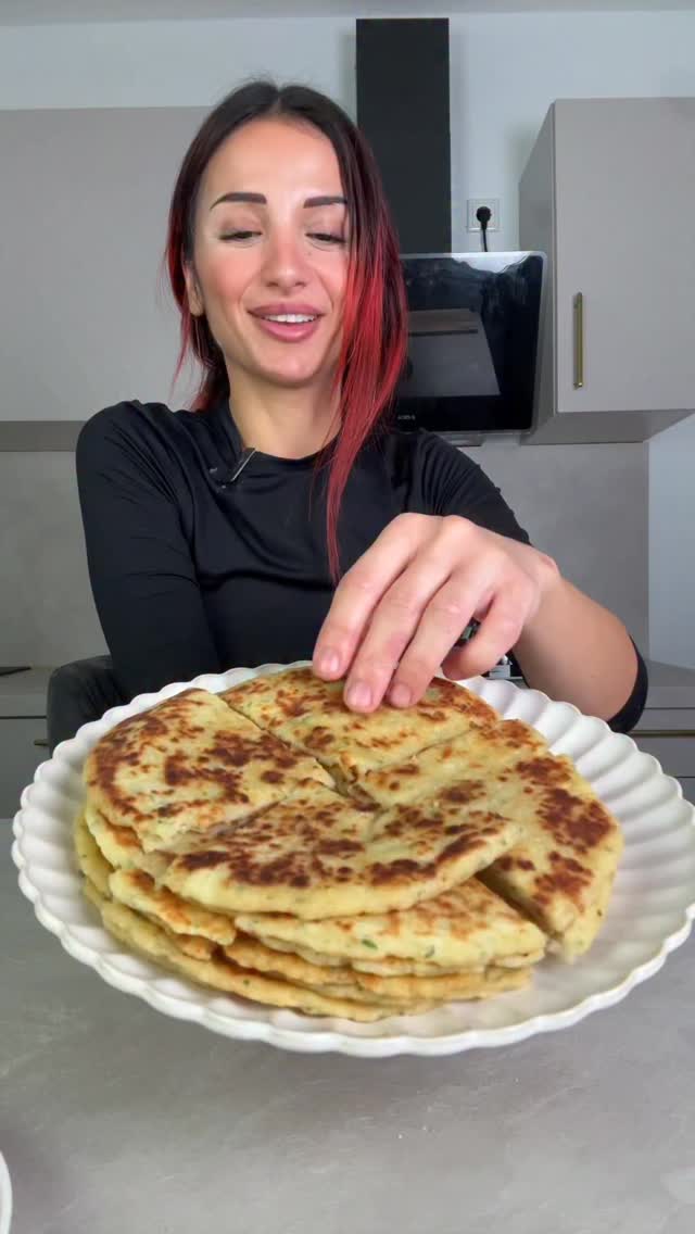 Pan Bread with Potatoes and Mozzarella