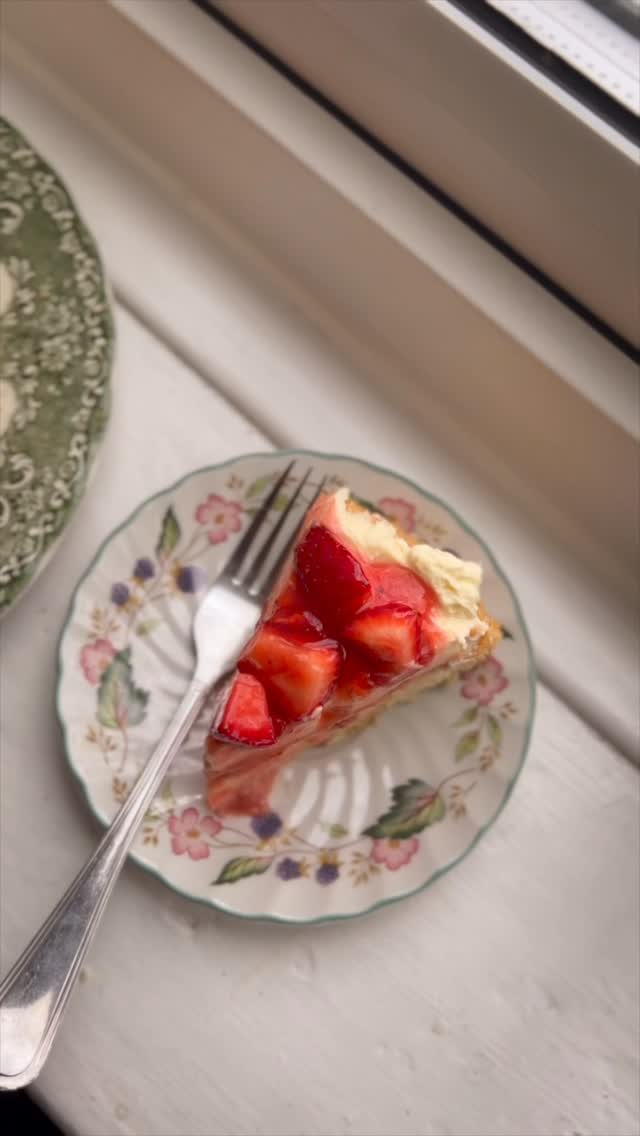 Strawberries and Cream Cake
