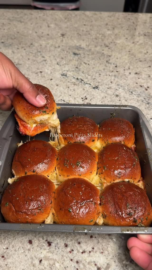 Pepperoni Pizza Sliders