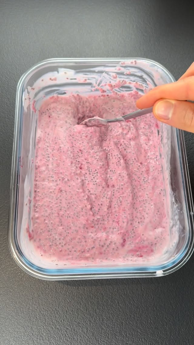 Raspberry Chia Pudding