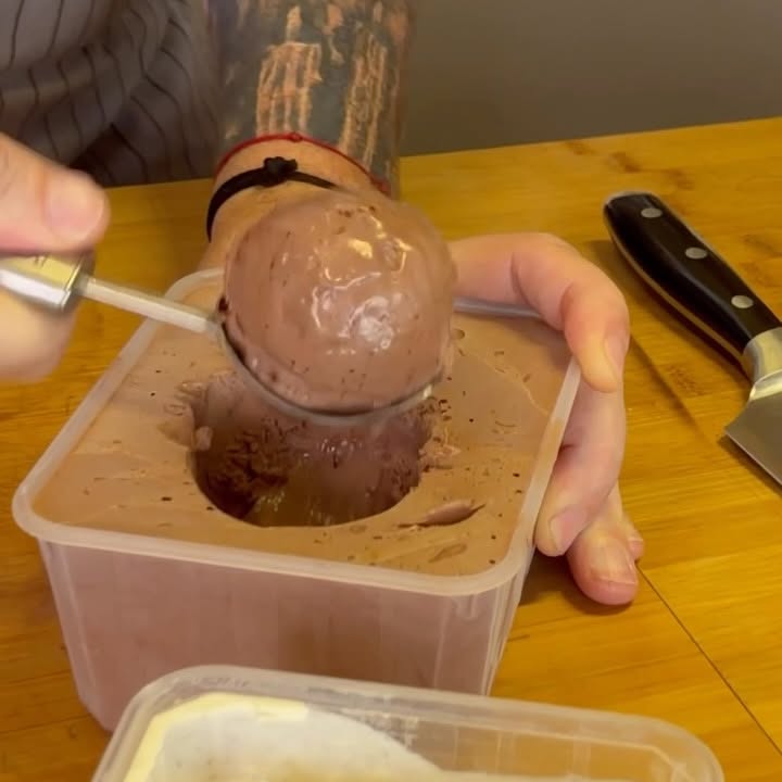 Homemade Chocolate Ice Cream