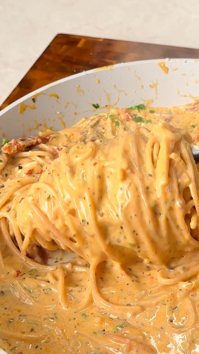 One Pan Creamy Sun-Dried Tomato Pasta