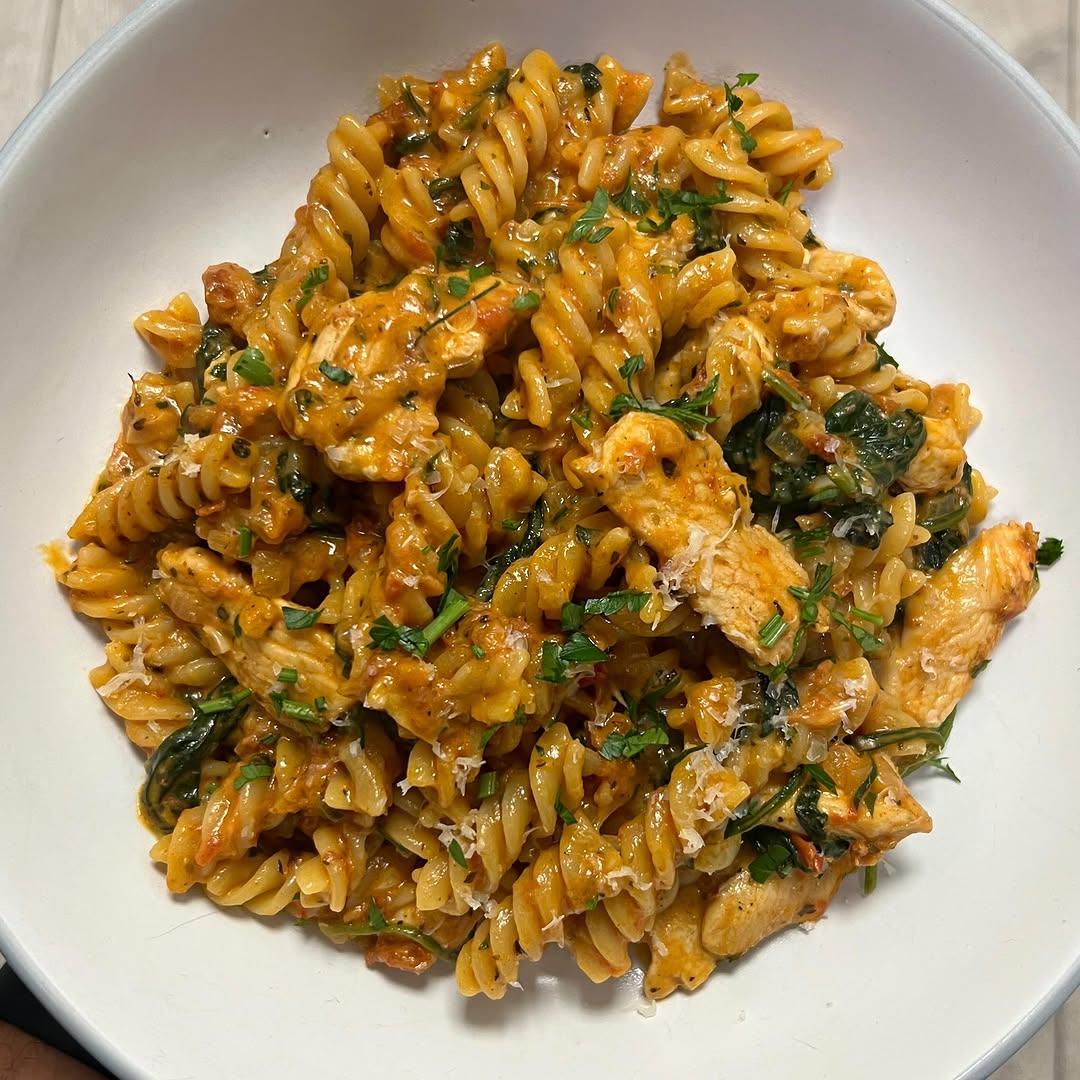One Pot Creamy Tuscan Chicken Pasta