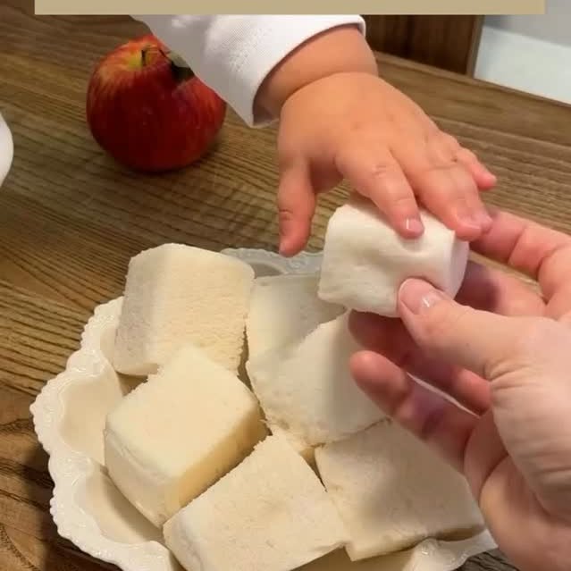 Homemade Apple Marshmallows