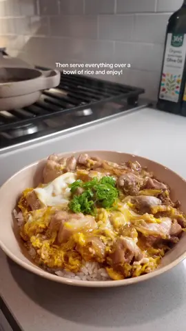 Oyakodon (Japanese Chicken and Egg over Rice)